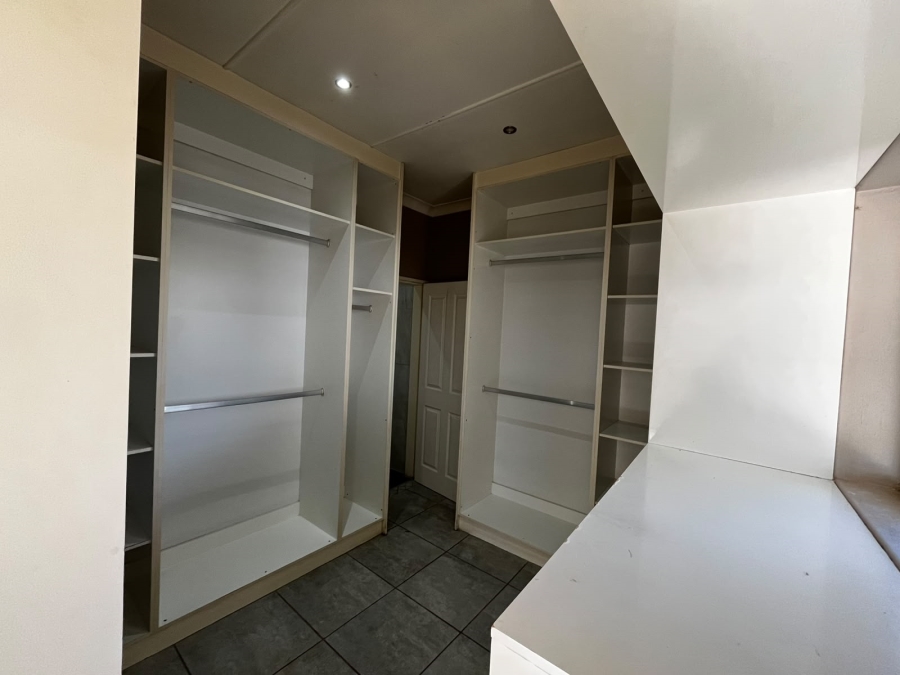 3 Bedroom Property for Sale in Flamwood North West